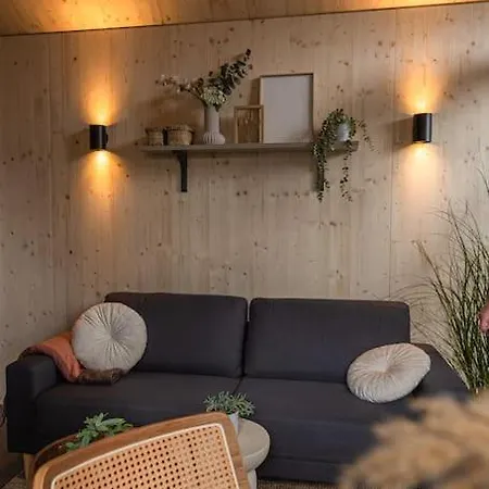 Holiday home Tinyhouse Eucalyptus Met Hottub Meerssen