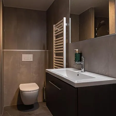 Tinyhouse Eucalyptus Met Hottub Holiday home *