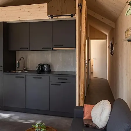 Tinyhouse Eucalyptus Met Hottub Holiday home Meerssen